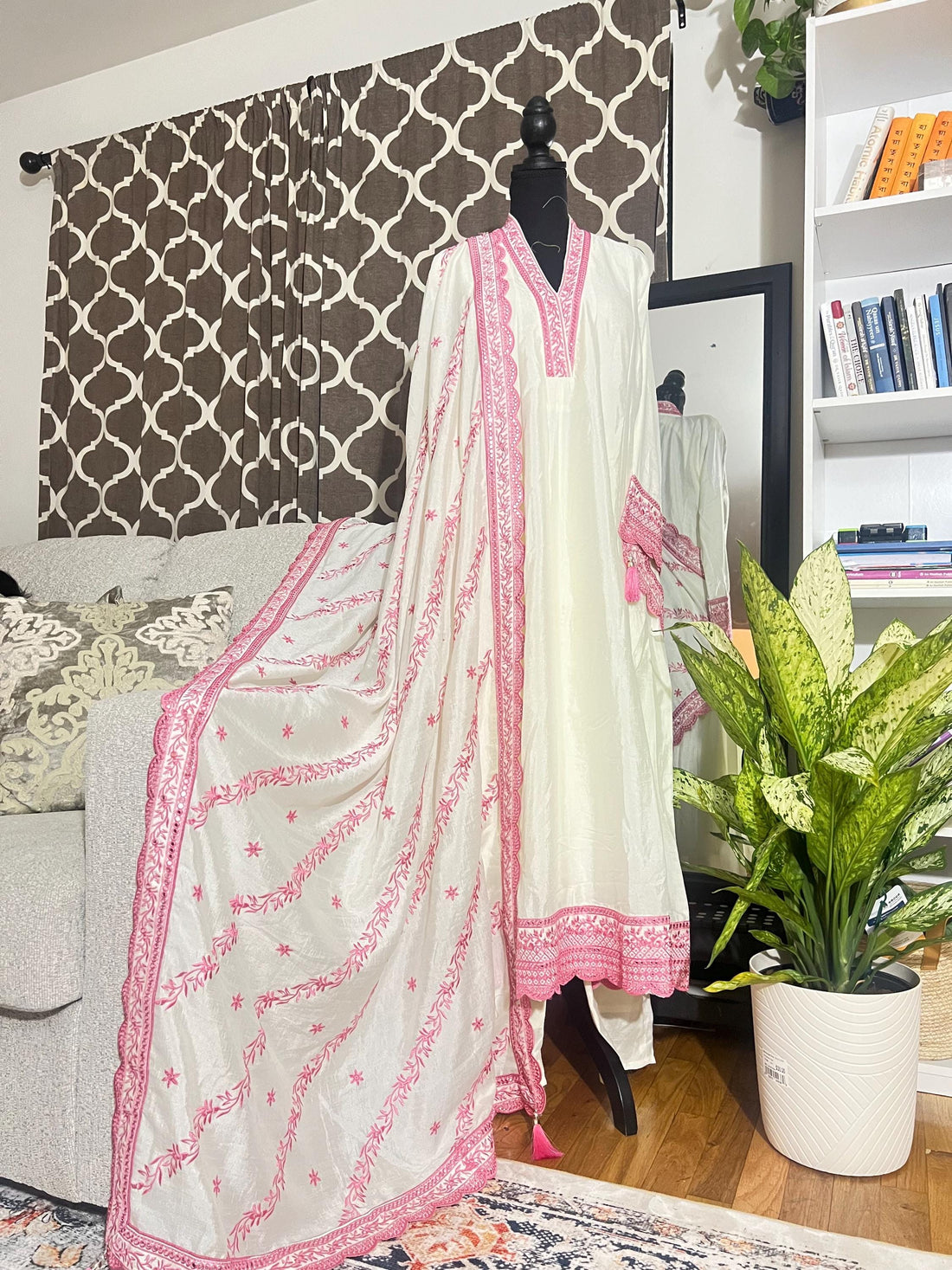 Anarkali gown, Partywear Dress, Ethnic, Kurti suit, Indian Long Salwar kameez, eid dress, Ramzan dresses, ready dress, Pakistani dress