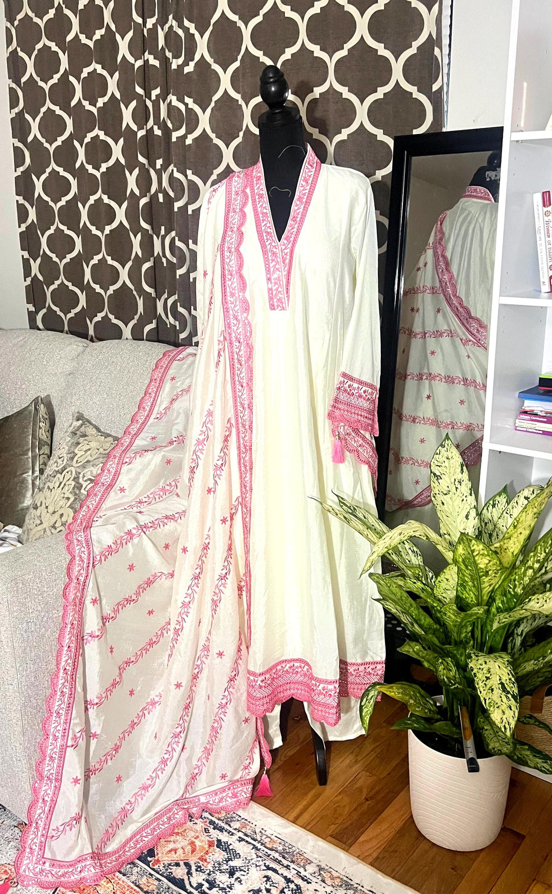Anarkali gown, Partywear Dress, Ethnic, Kurti suit, Indian Long Salwar kameez, eid dress, Ramzan dresses, ready dress, Pakistani dress